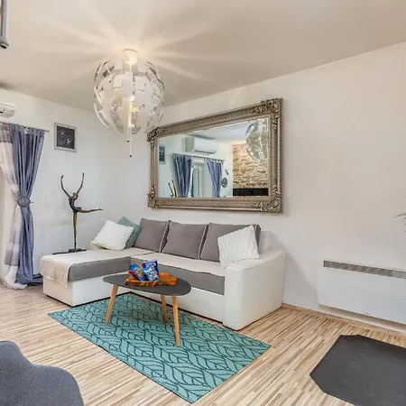 別荘 Casa Paradiso Šišan